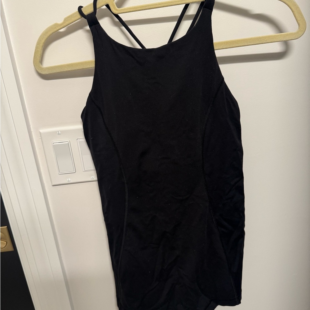 Lululemon cross back black tank top with built in bra